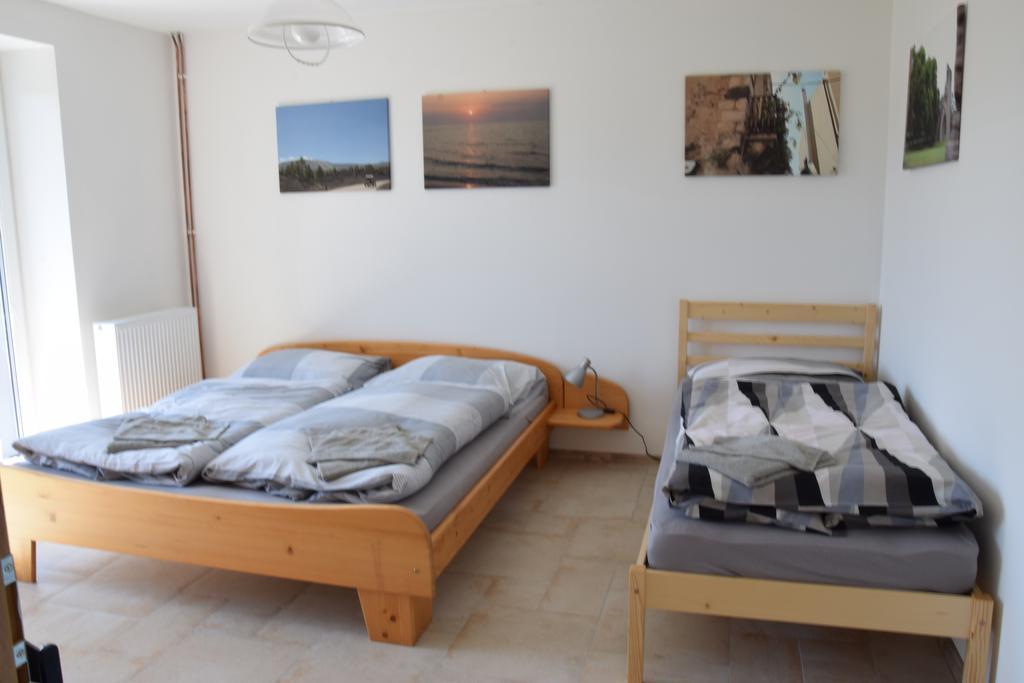 Penzion Na Samotách Apartment Jindřichŭv Hradec Ngoại thất bức ảnh