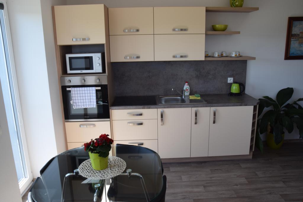 Penzion Na Samotách Apartment Jindřichŭv Hradec Ngoại thất bức ảnh