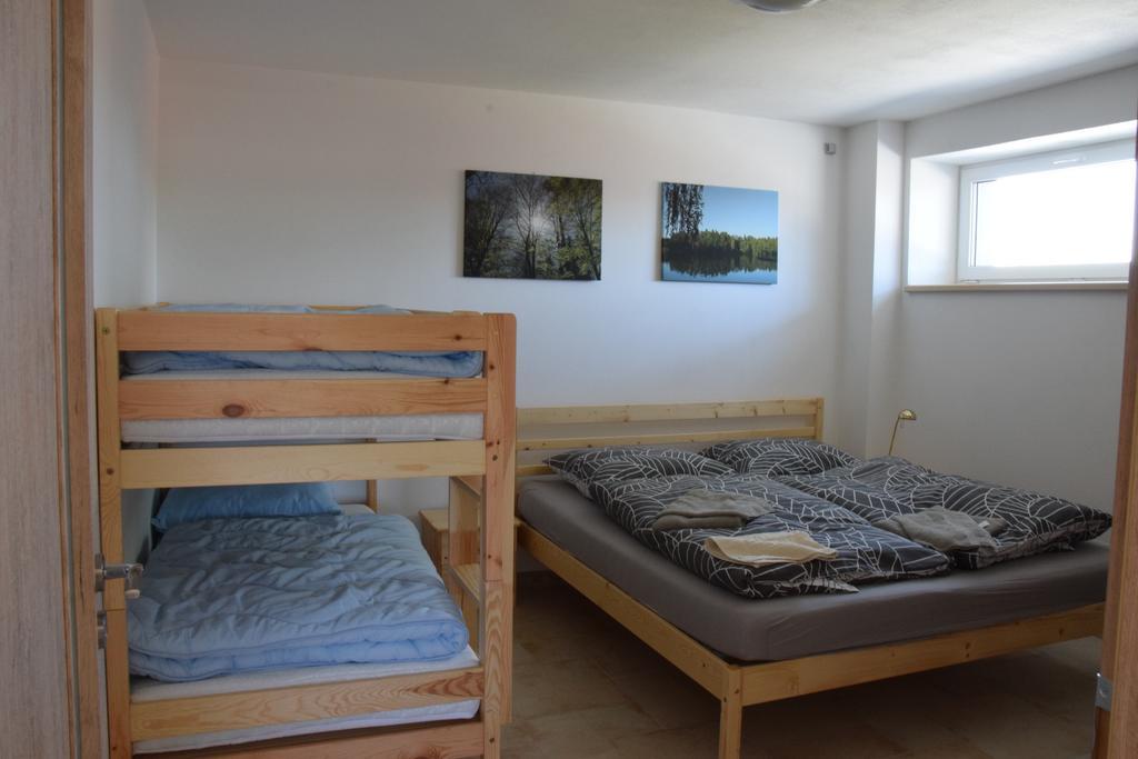 Penzion Na Samotách Apartment Jindřichŭv Hradec Ngoại thất bức ảnh
