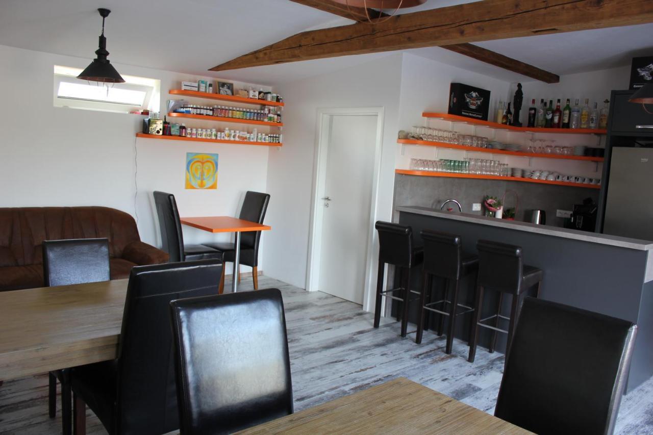 Penzion Na Samotách Apartment Jindřichŭv Hradec Ngoại thất bức ảnh